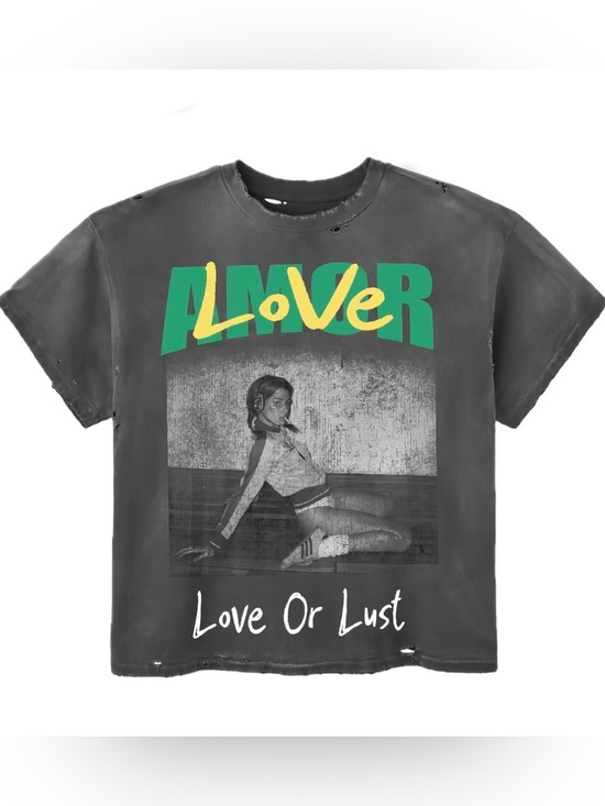 Stile De Amor Tops - 𝓓𝓲𝓼𝓽𝓻𝓮𝓼𝓼𝓮𝓭 𝓖𝓻𝓪𝓹𝓱𝓲𝓬 "𝓛𝓸𝓿𝓮 𝓞𝓻 𝓛𝓾𝓼𝓽" 𝓢𝓱𝓸𝓻𝓽 𝓢𝓵𝓮𝓮𝓿𝓮 𝓑𝓸𝔁𝔂 𝓤𝓷𝓲𝓼𝓮𝔁 𝓣𝓮𝓮-𝓝𝓦𝓞𝓣